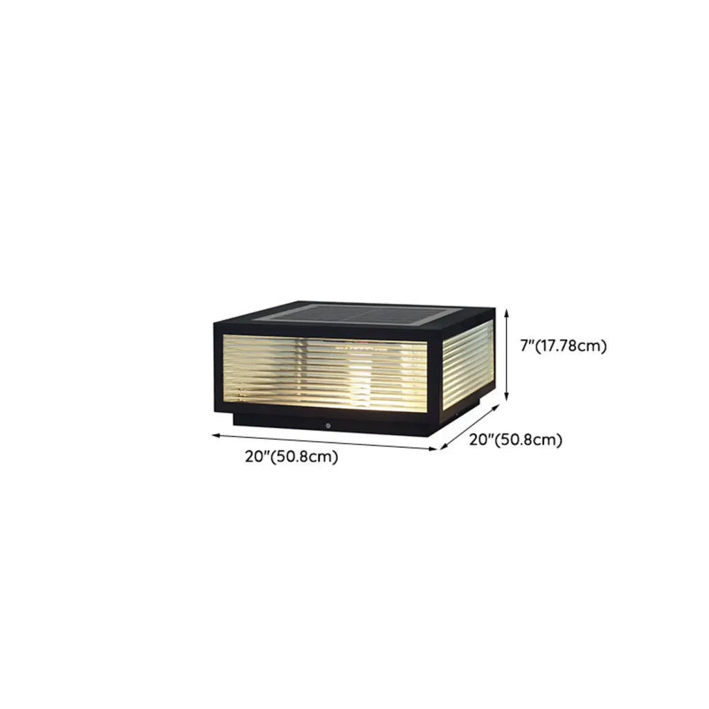 Lampes solaires carrées noires pour poteaux d'extérieur en métal