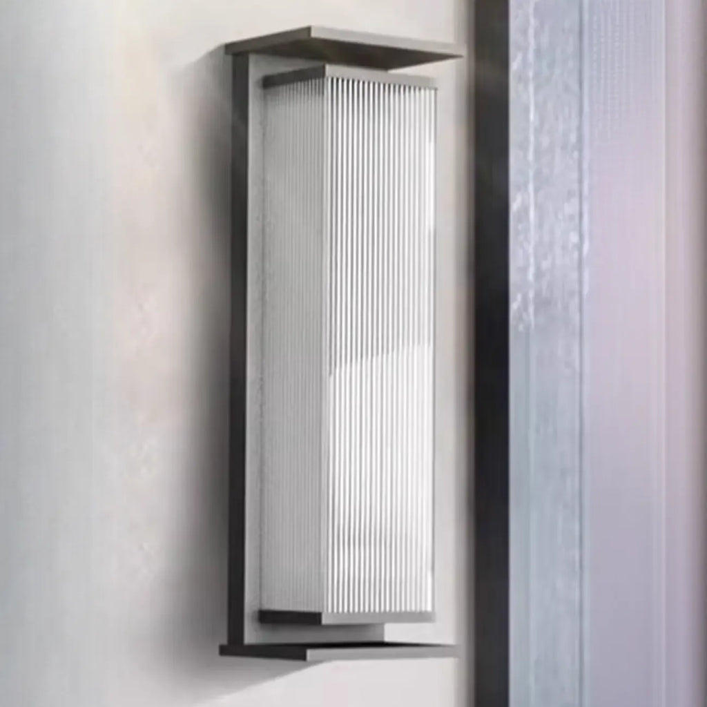 Applique murale d'extérieur moderne en métal noir et plastique nervuré