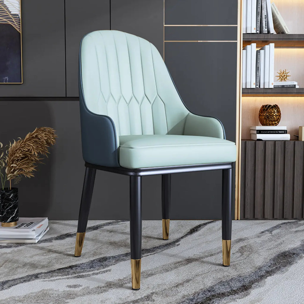 Chaise de salle à manger glamour en similicuir avec dossier incurvé et accoudoirs