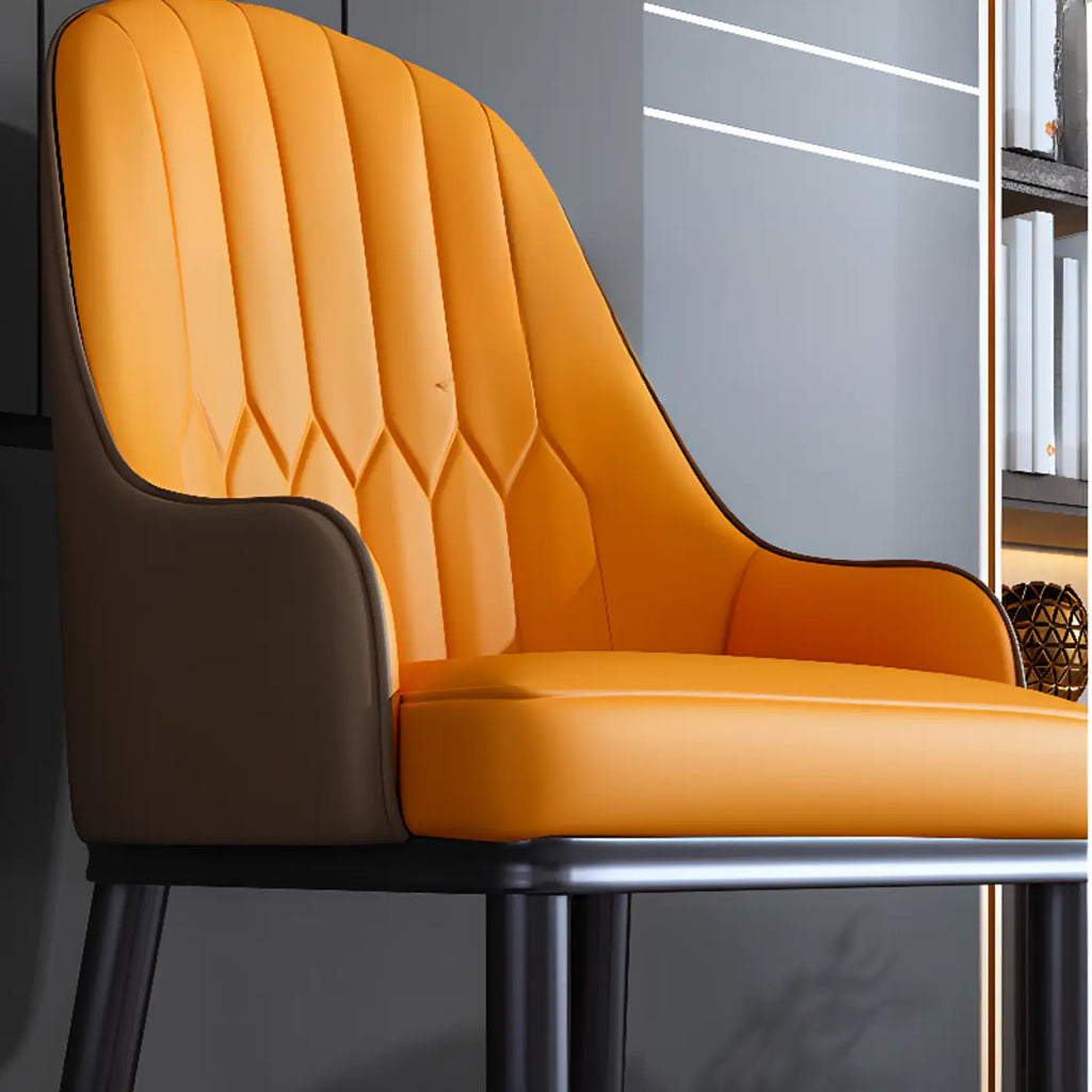 Chaise de salle à manger glamour en similicuir avec dossier incurvé et accoudoirs