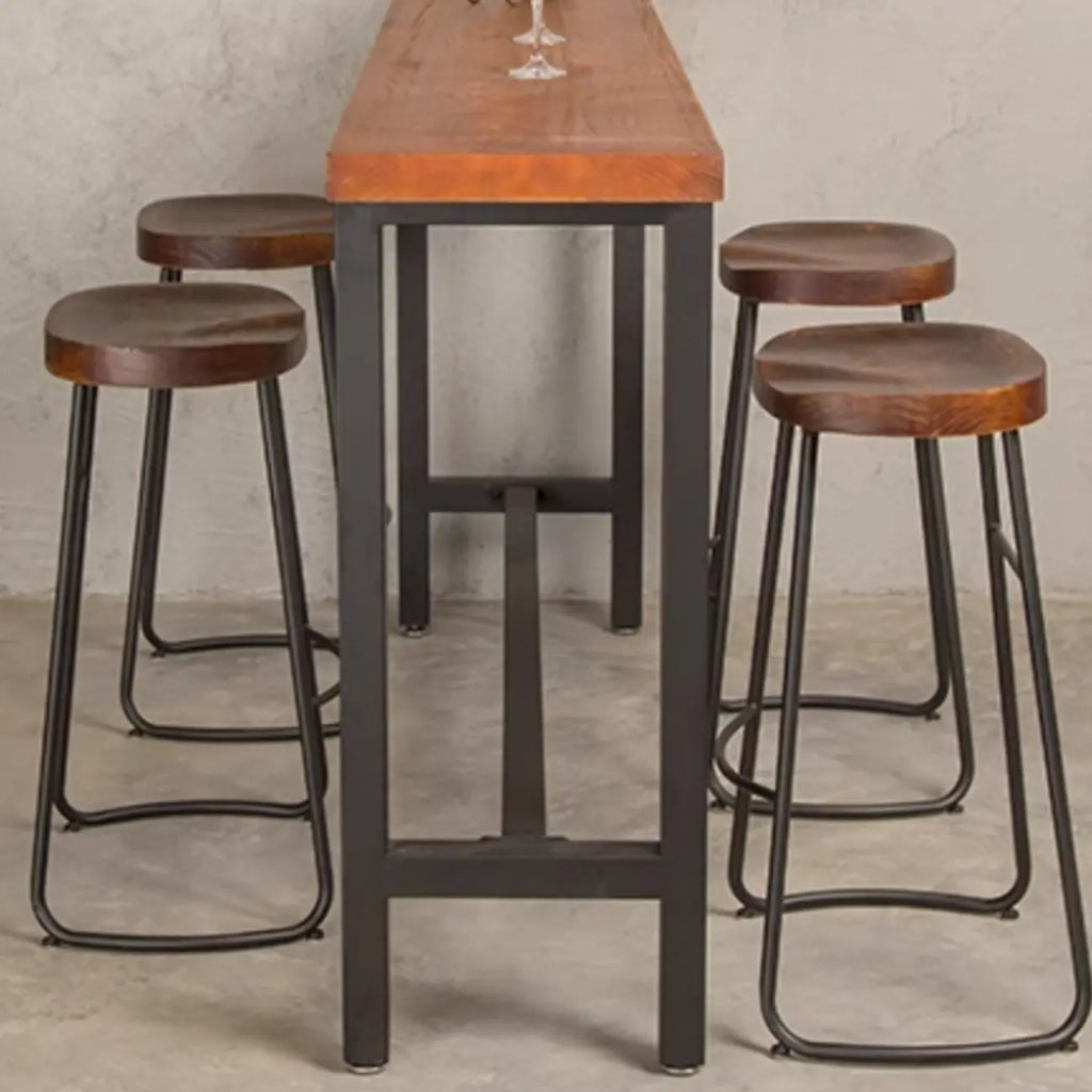 Table de bar moderne de style industriel, plateau en bois, piètement en métal