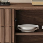 Armoire de rangement utilitaire en bois brun ondulé de style moderne du milieu du siècle