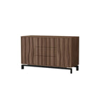 Armoire de rangement utilitaire en bois brun ondulé de style moderne du milieu du siècle