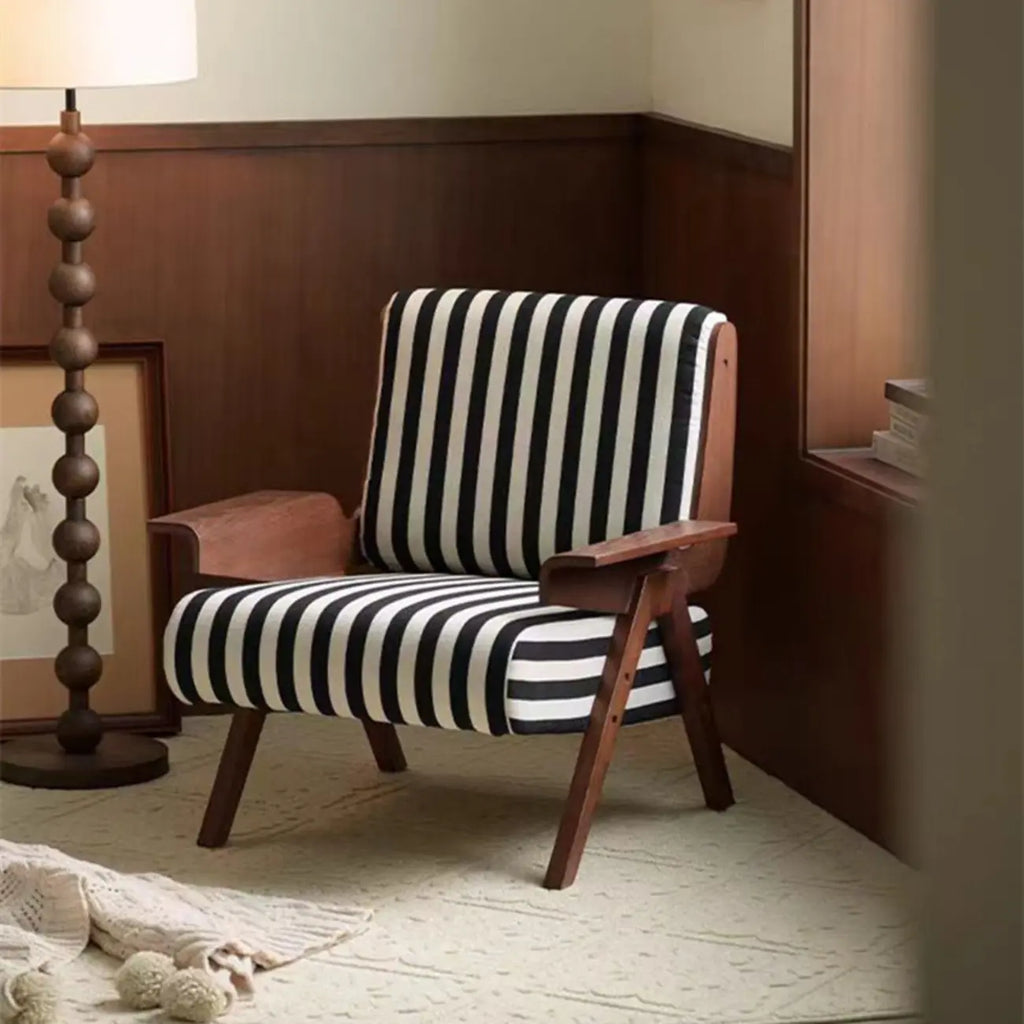 Fauteuil d'appoint moderne en tissu avec structure en bois pour salon