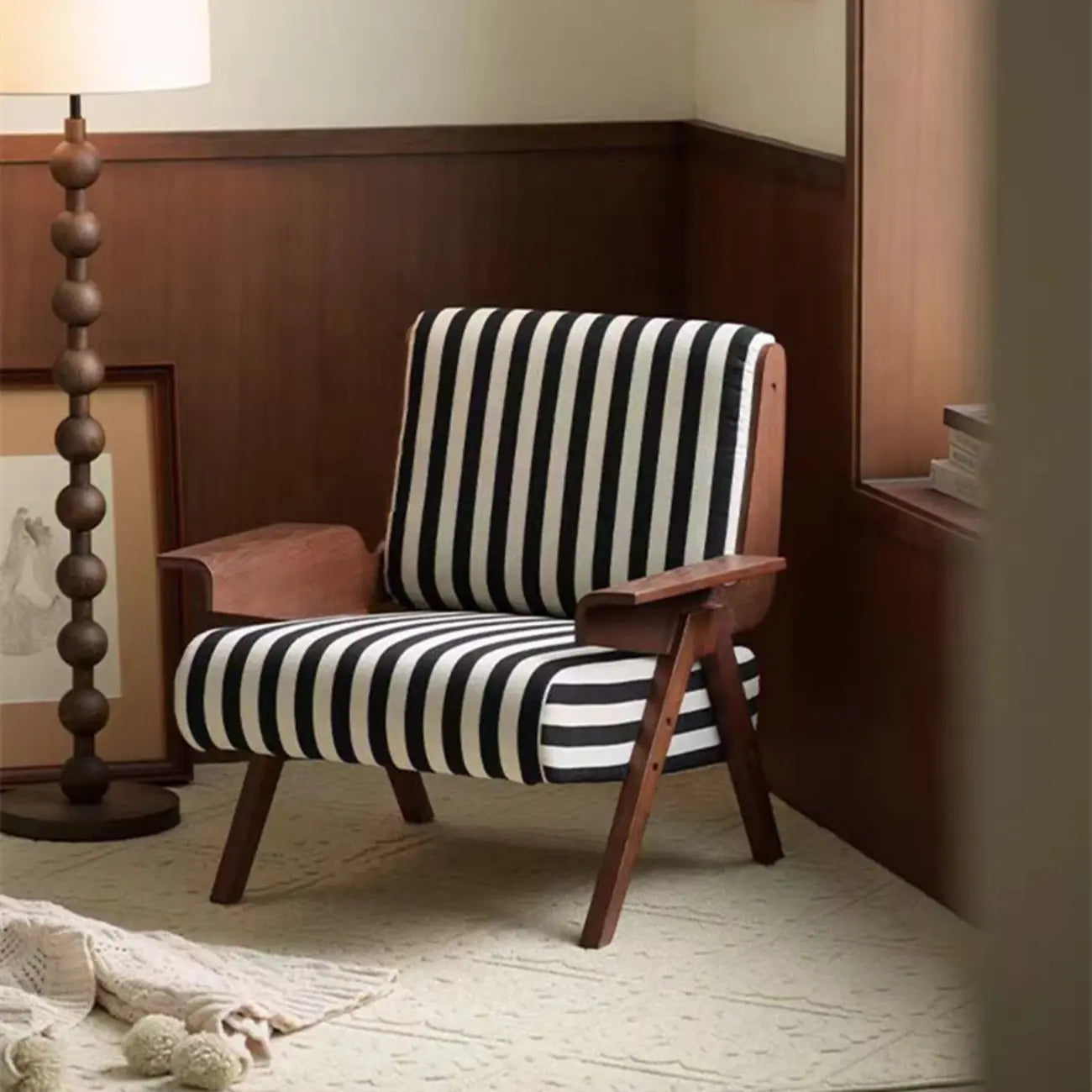 Fauteuil d'appoint moderne en tissu avec structure en bois pour salon