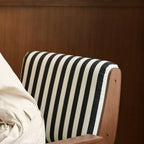 Fauteuil d'appoint moderne en tissu avec structure en bois pour salon