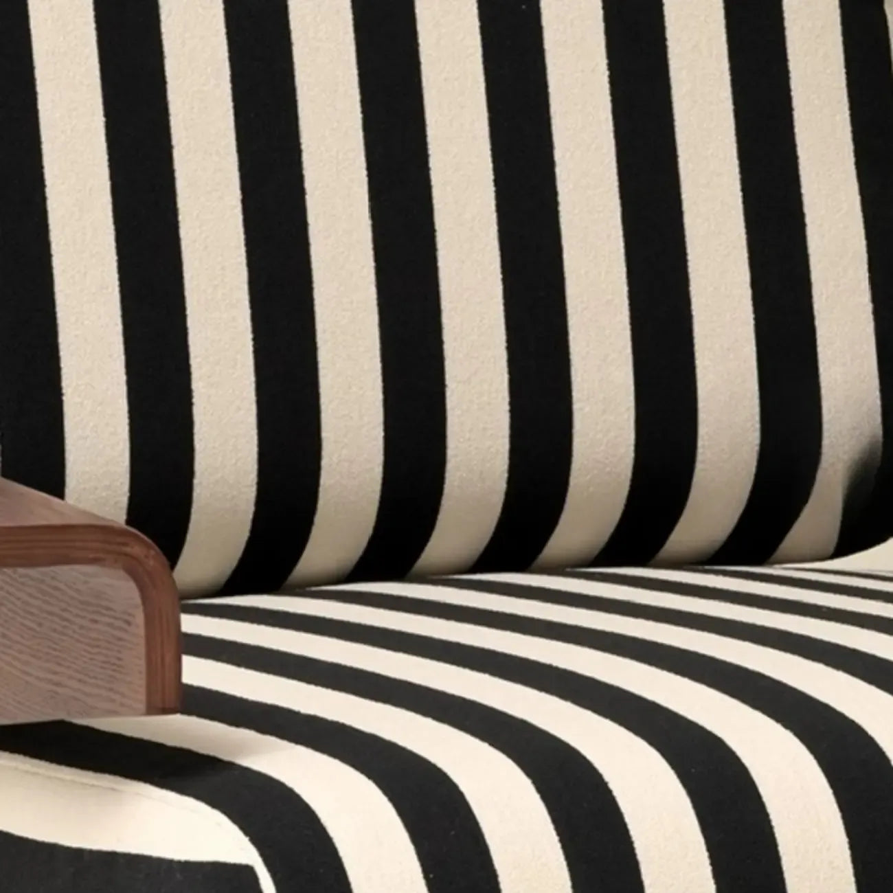 Fauteuil d'appoint moderne en tissu avec structure en bois pour salon