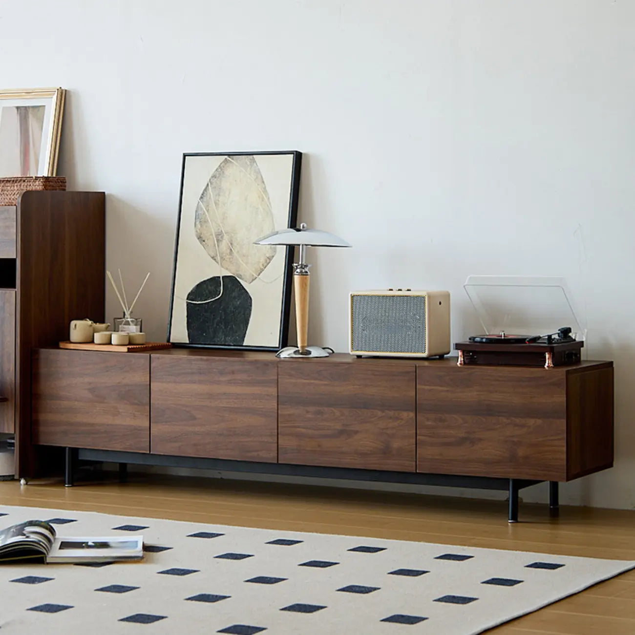 Meuble TV en bois de style moderne du milieu du siècle avec rangement