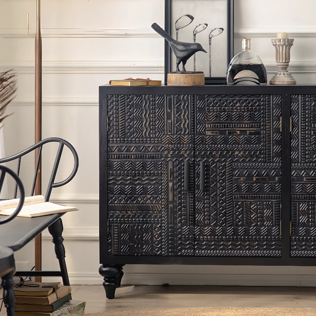Meuble de salon moderne en bois noir finement sculpté