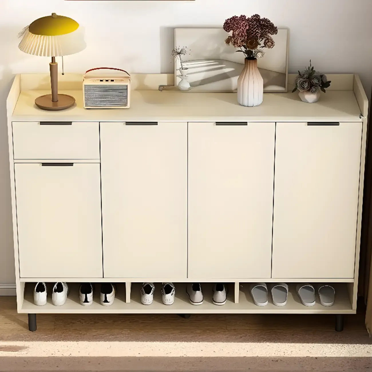 Armoire à chaussures en bois blanc cassé pour entrée