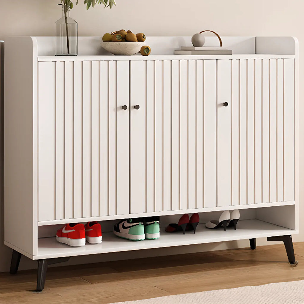 Armoire à chaussures en bois blanc cassé pour entrée