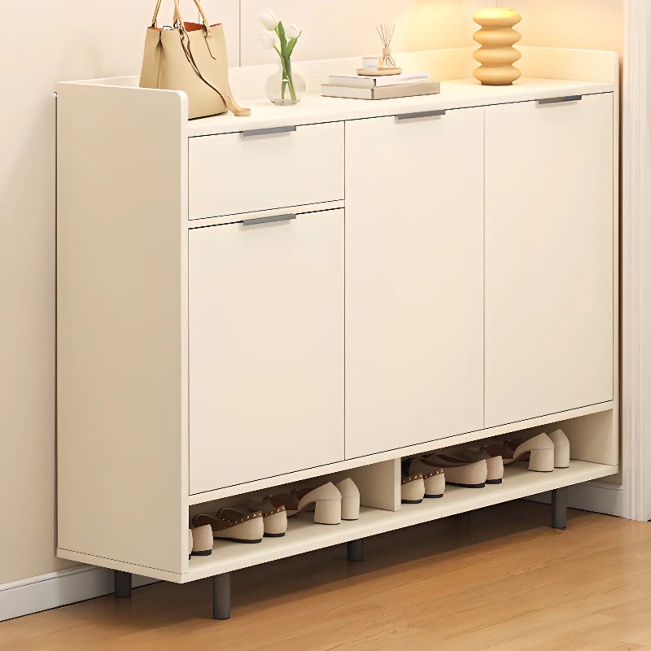 Armoire à chaussures en bois blanc cassé pour entrée