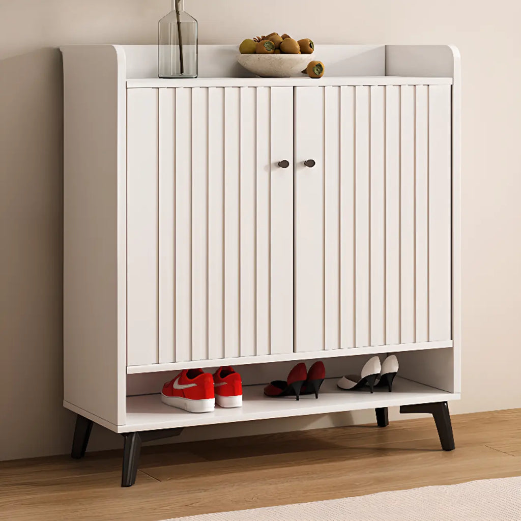 Armoire à chaussures en bois blanc cassé pour entrée