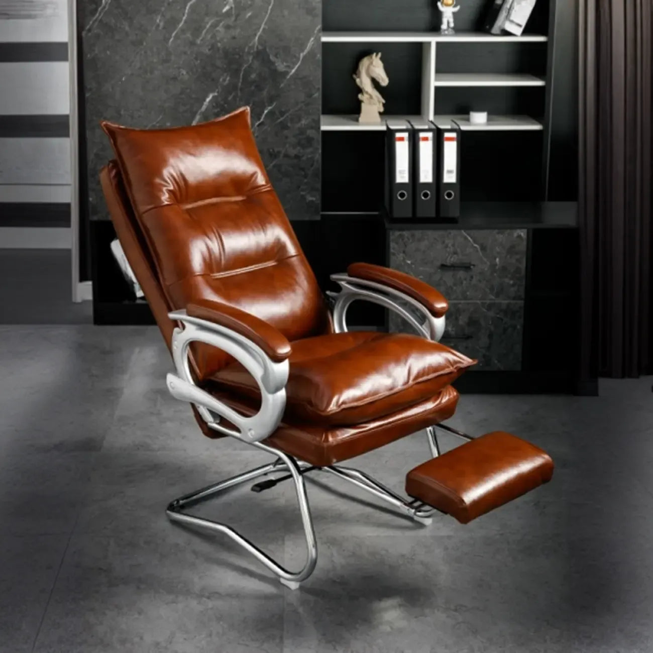 Fauteuil de bureau inclinable élégant en cuir marron