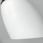 Applique murale minimaliste en verre blanc pour l'éclairage de chambre