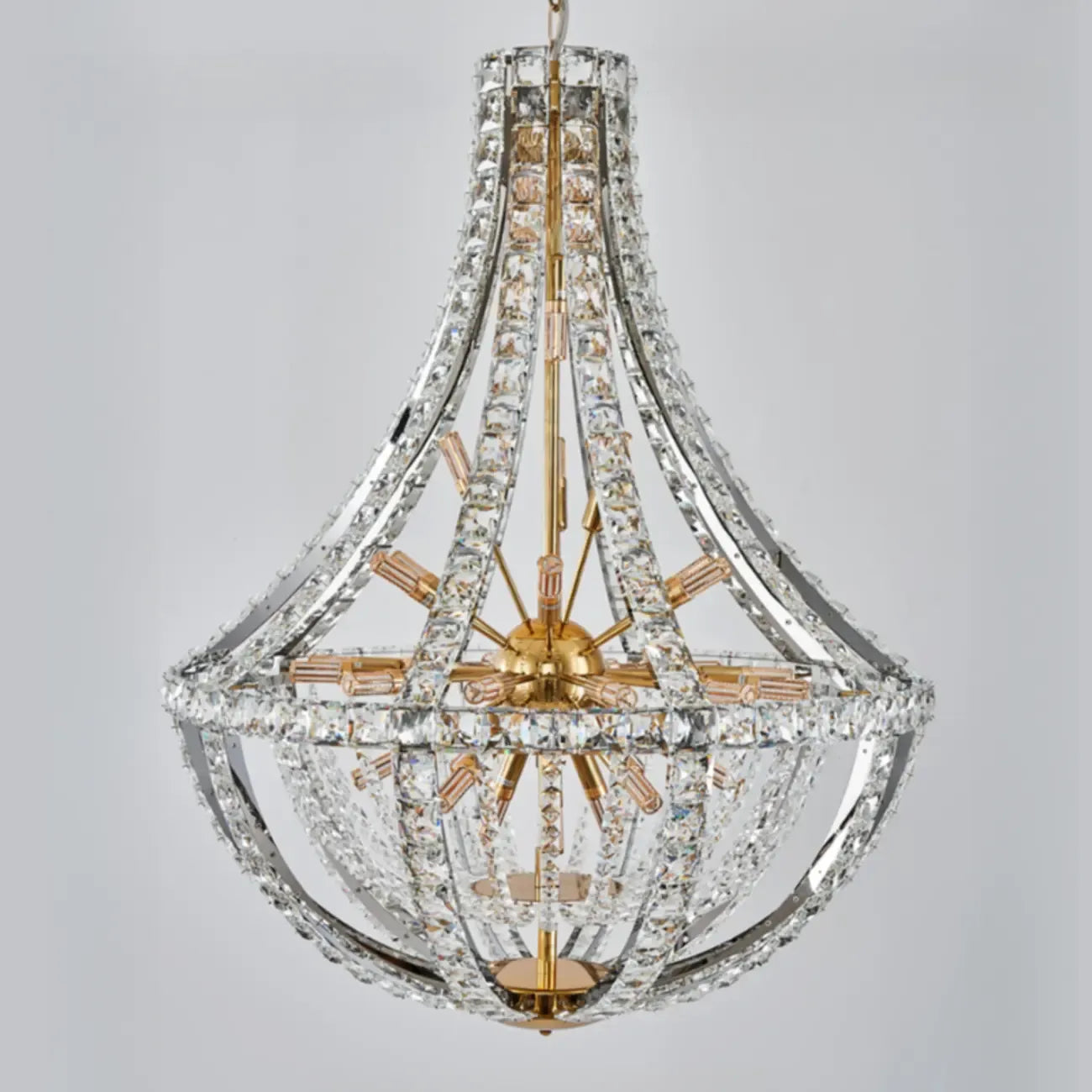Lustre d'escalier glamour en cristal sphérique doré