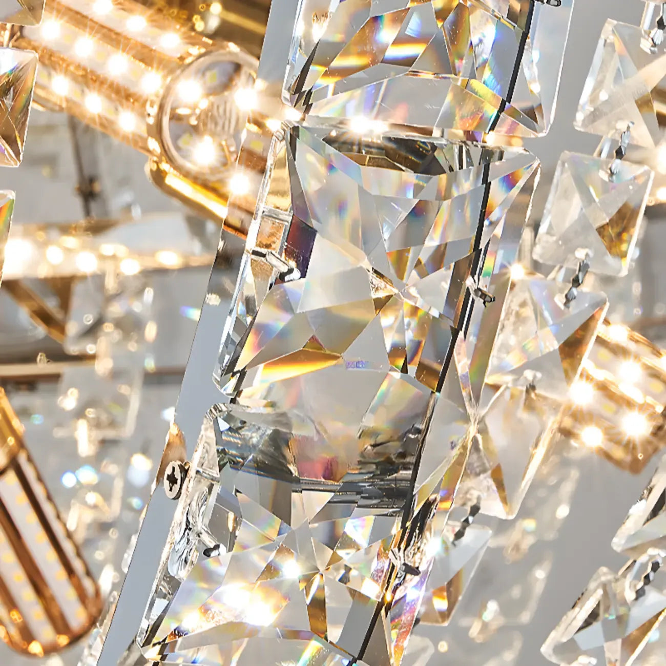 Lustre d'escalier glamour en cristal sphérique doré