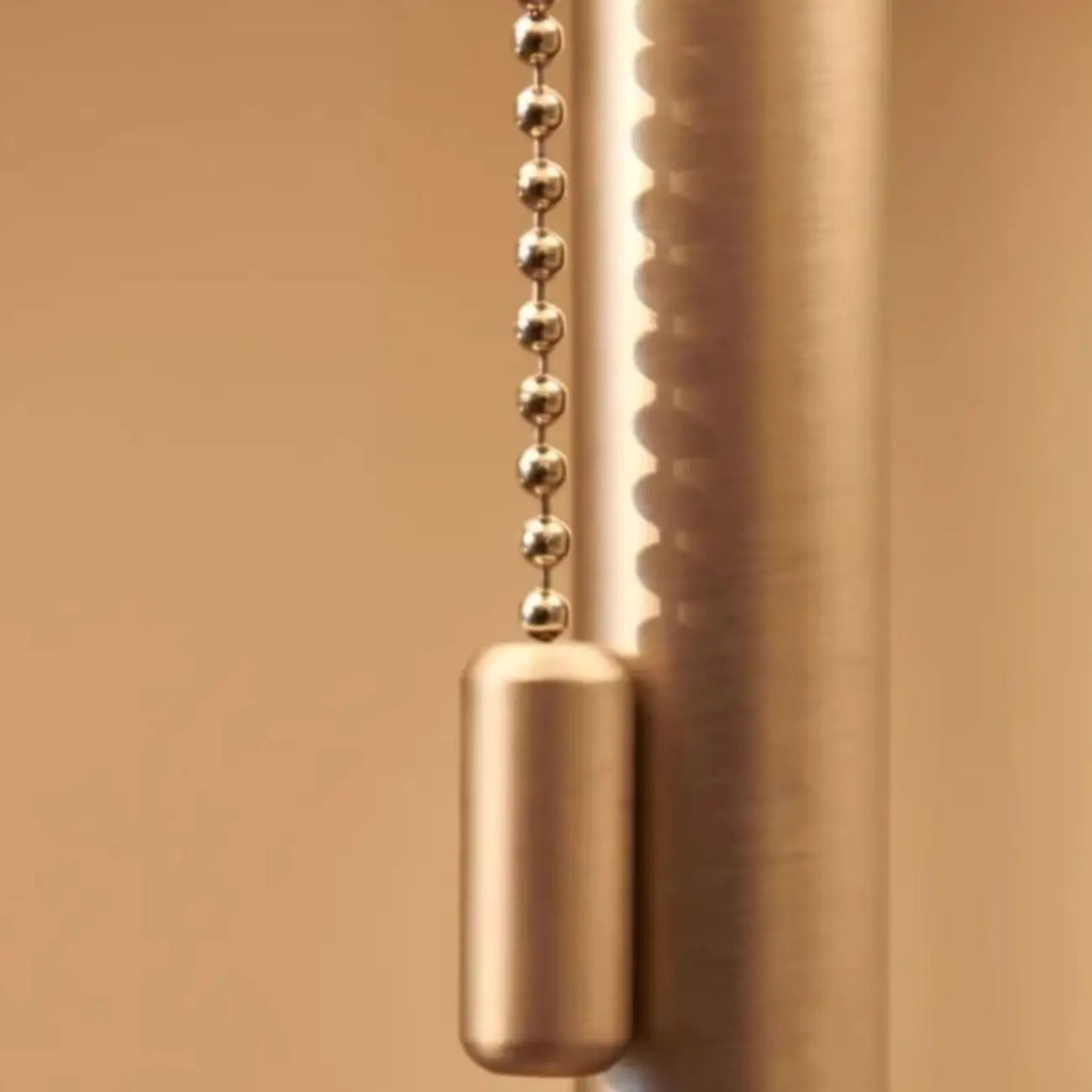 Lampadaire cylindrique moderne en verre argenté à brancher pour salon