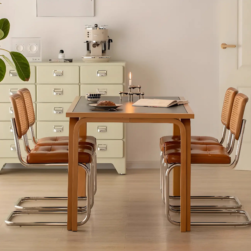 Chaise de salle à manger moderne marron à dossier tissé, en similicuir marron, à dossier cantilever.
