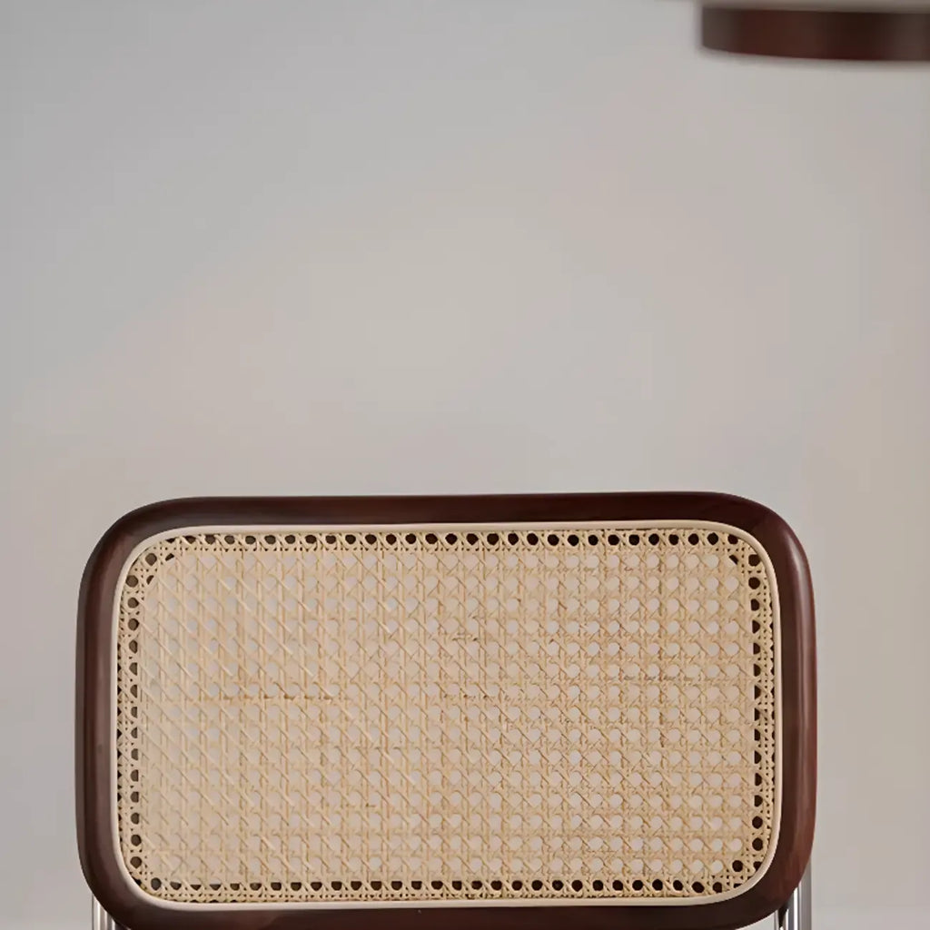 Chaise de salle à manger moderne marron à dossier tissé, en similicuir marron, à dossier cantilever.