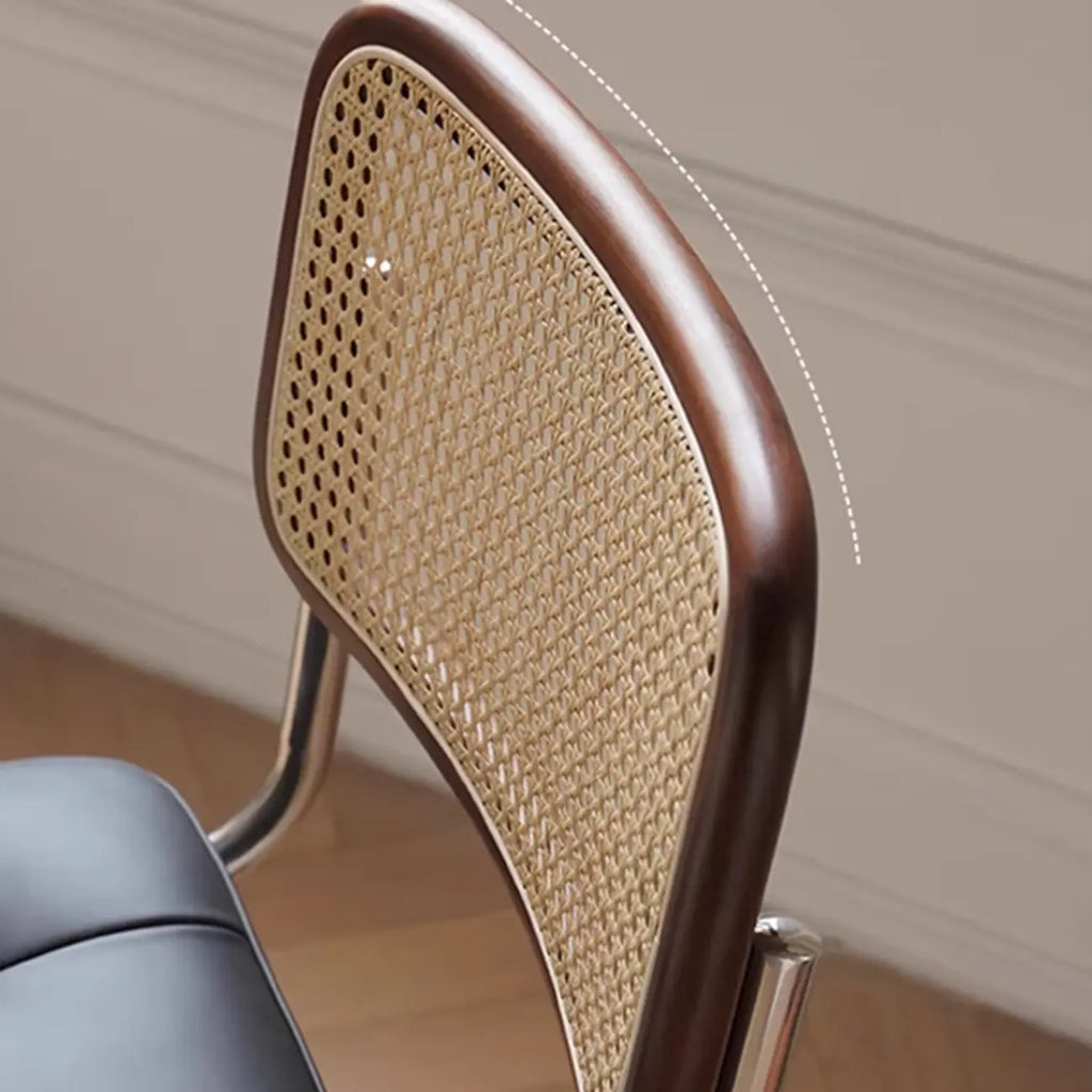 Chaise de salle à manger moderne marron à dossier tissé, en similicuir marron, à dossier cantilever.