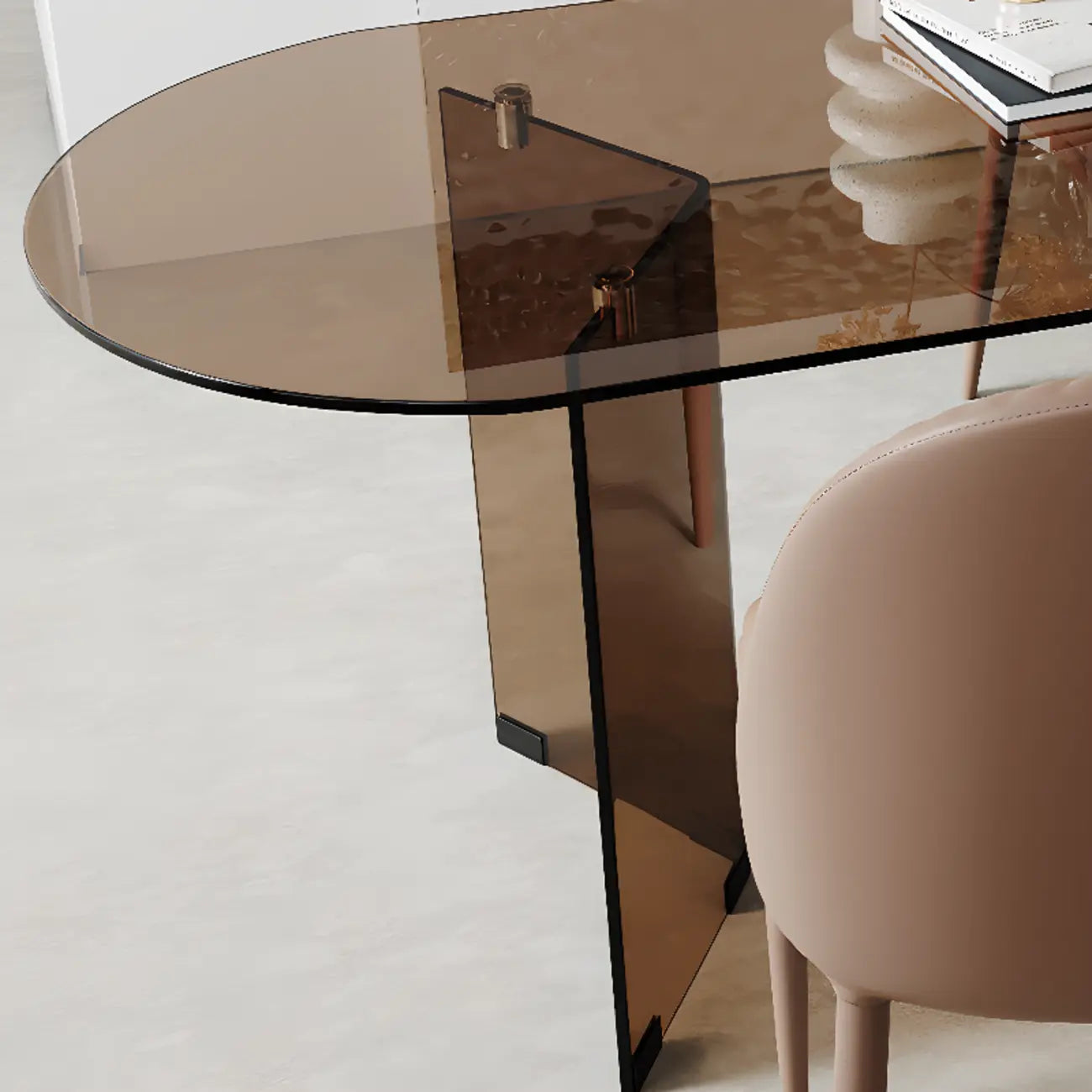 Table de salle à manger en verre brun de forme libre