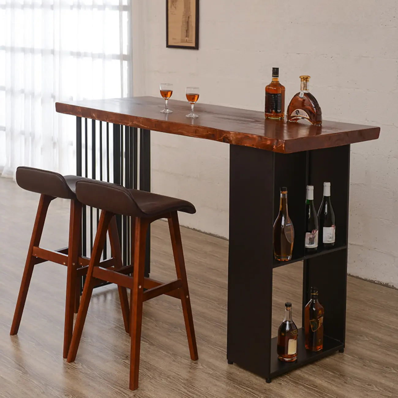 Table haute de bar en bois marron avec étagère de rangement pour les repas