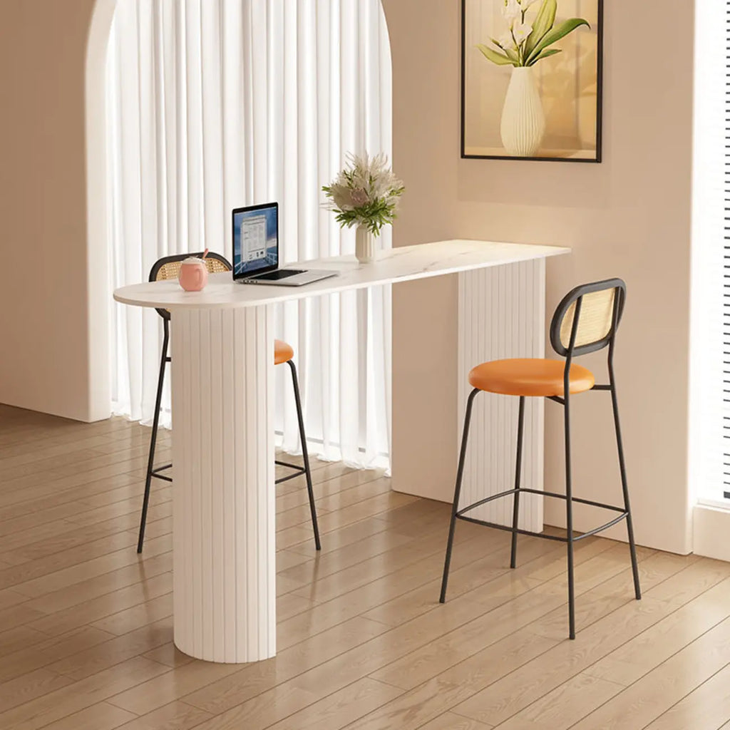 Table de bar moderne à double piétement, plateau en pierre, forme libre