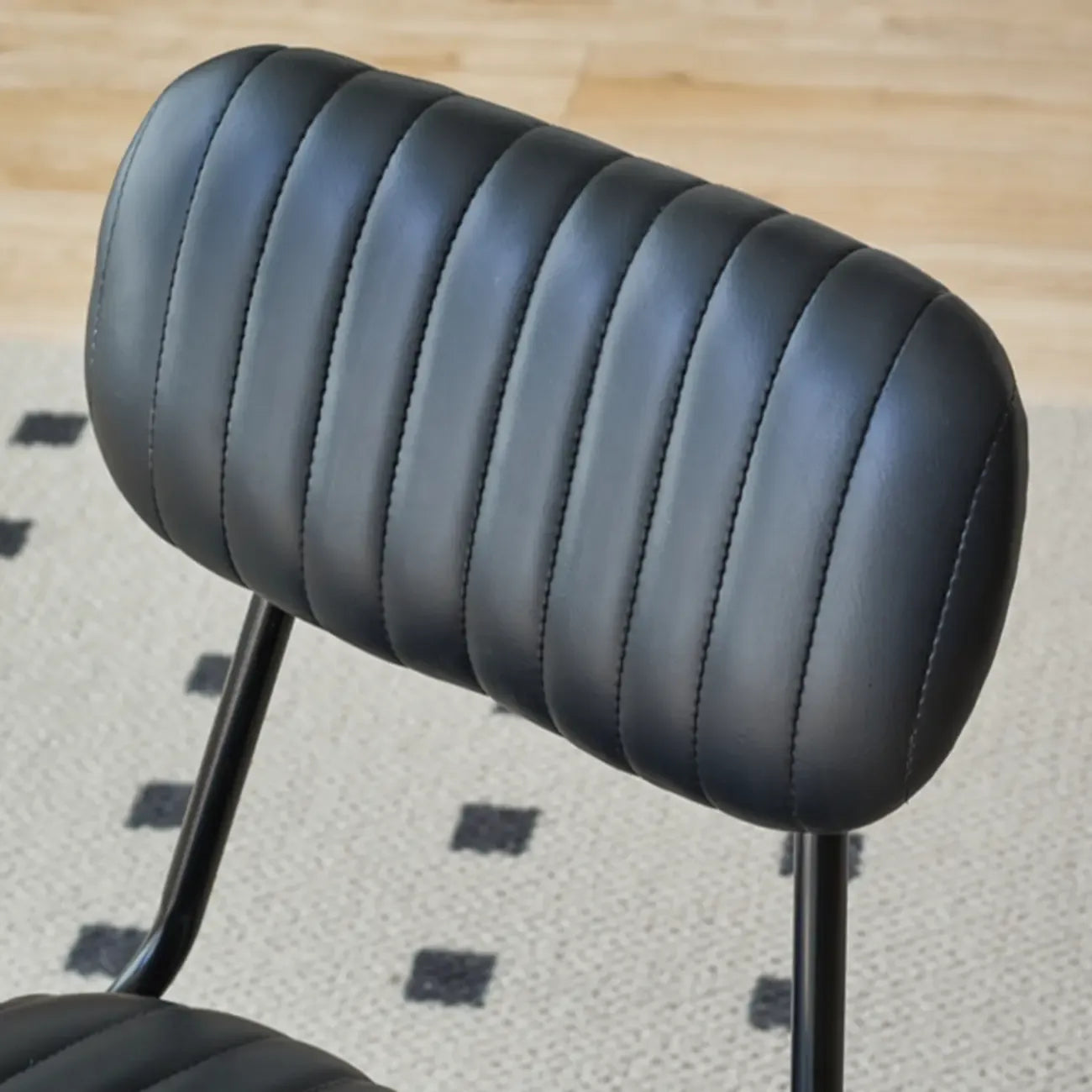 Tabourets de bar avec dossier, structure en cuir doré, style moderne du milieu du siècle