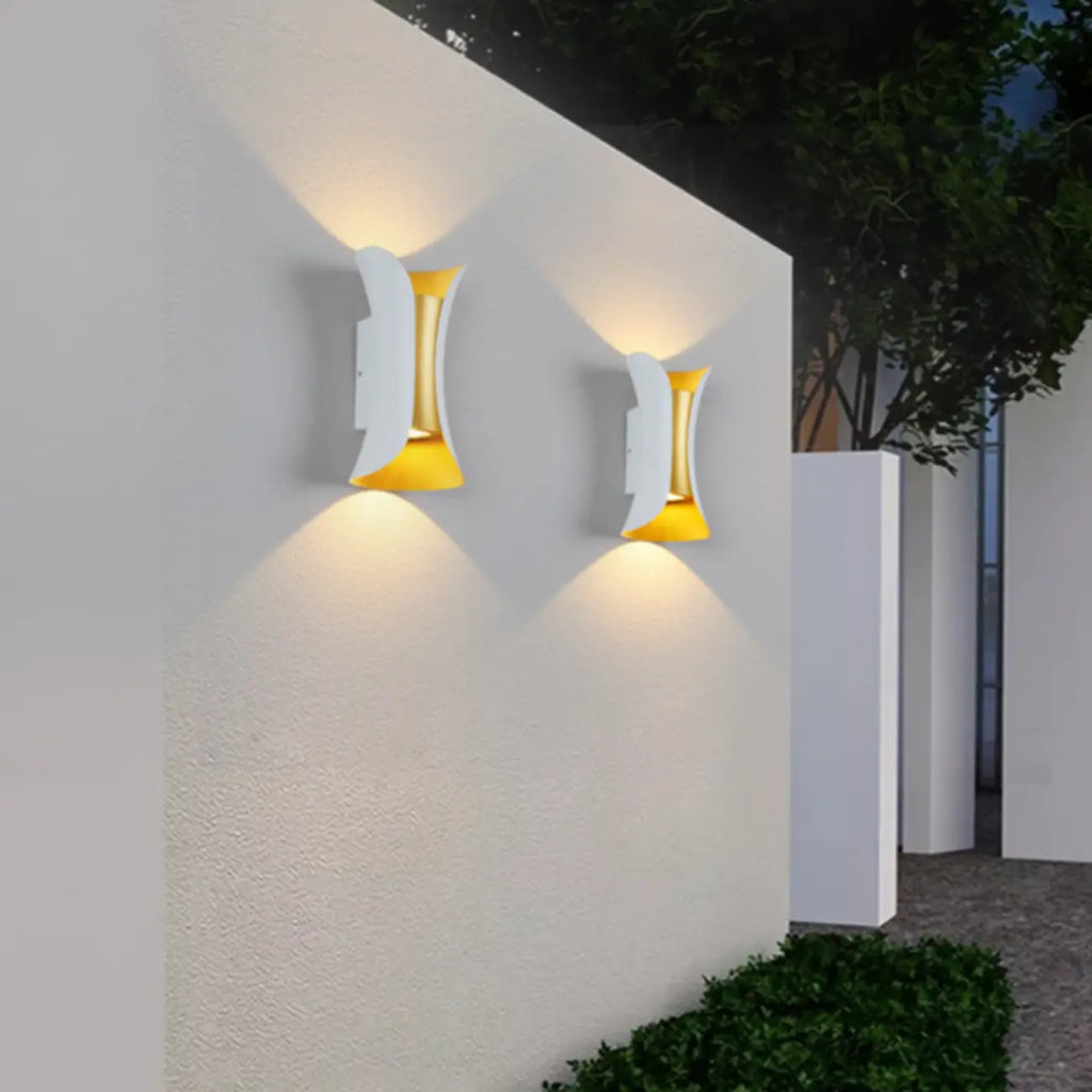 Applique murale d'extérieur moderne en métal à 2 lumières incurvées vers le haut et vers le bas