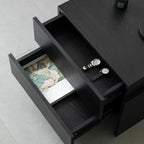 Comodino moderno con cassetti in legno per camera da letto