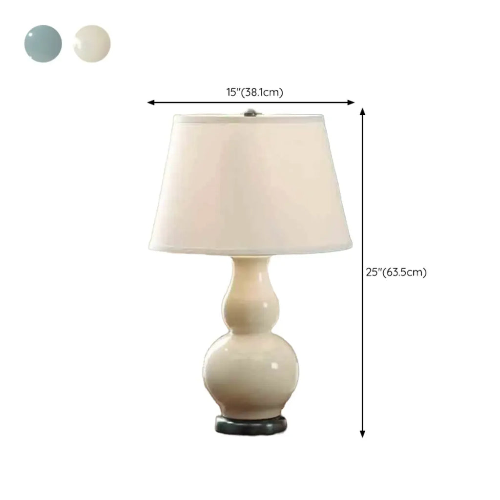 Lampe de table élégante en céramique blanche avec LED et abat-jour en tissu