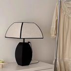 Lampe de table moderne en métal noir avec LED et abat-jour en forme de dôme