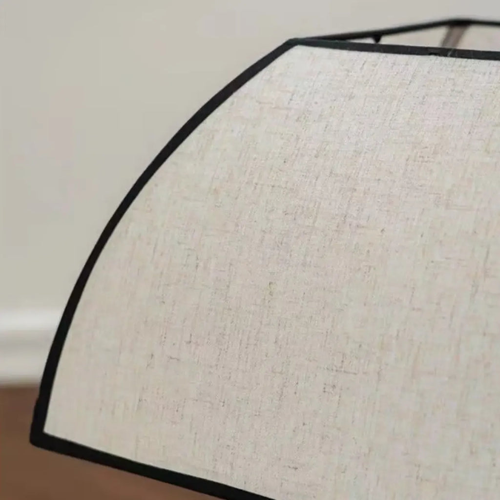 Lampe de table moderne en métal noir avec LED et abat-jour en forme de dôme