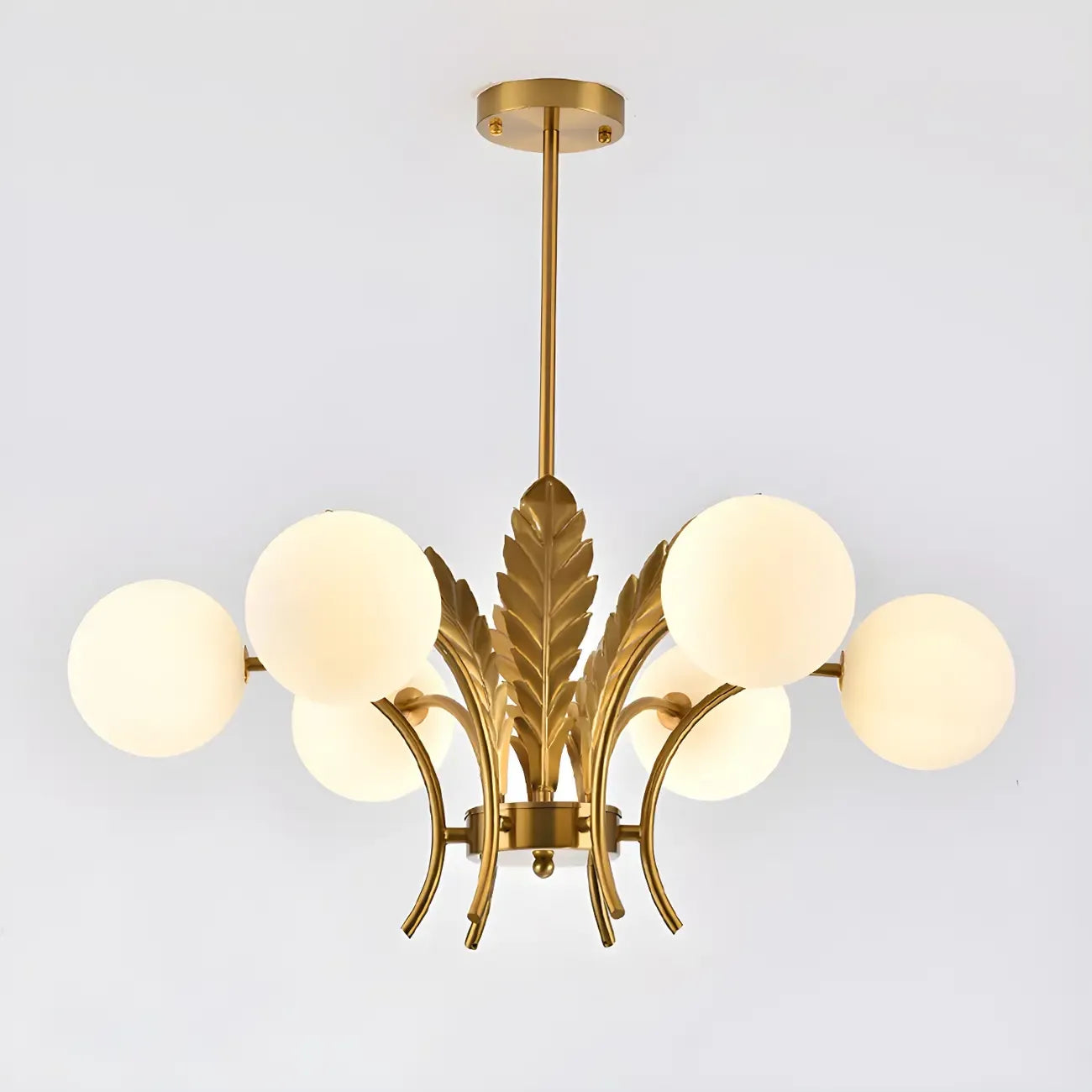 Lustre de luxe à 6 lumières, recouvert de feuilles d'or et orné de globes en verre