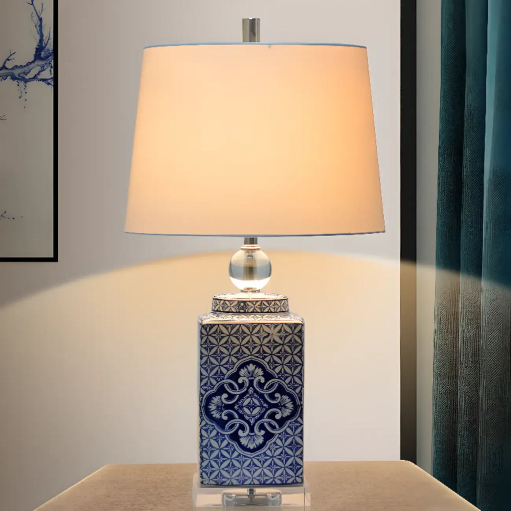 Lampe de table traditionnelle en céramique bleue avec abat-jour en tissu