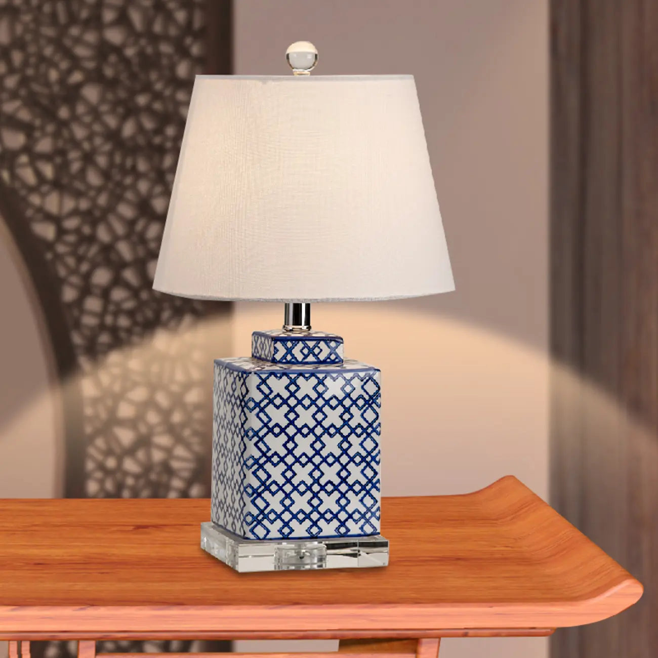 Lampe de table traditionnelle en céramique bleue avec abat-jour en tissu