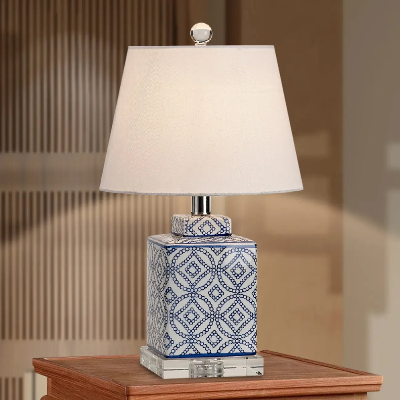 Lampe de table traditionnelle en céramique bleue avec abat-jour en tissu