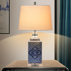 Lampe de table traditionnelle en céramique bleue avec abat-jour en tissu