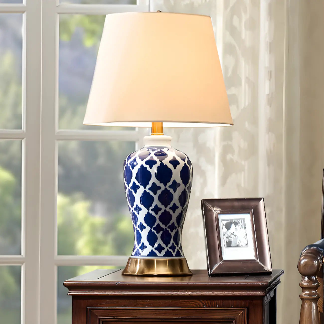 Lampe de table élégante en céramique avec abat-jour en tissu géométrique