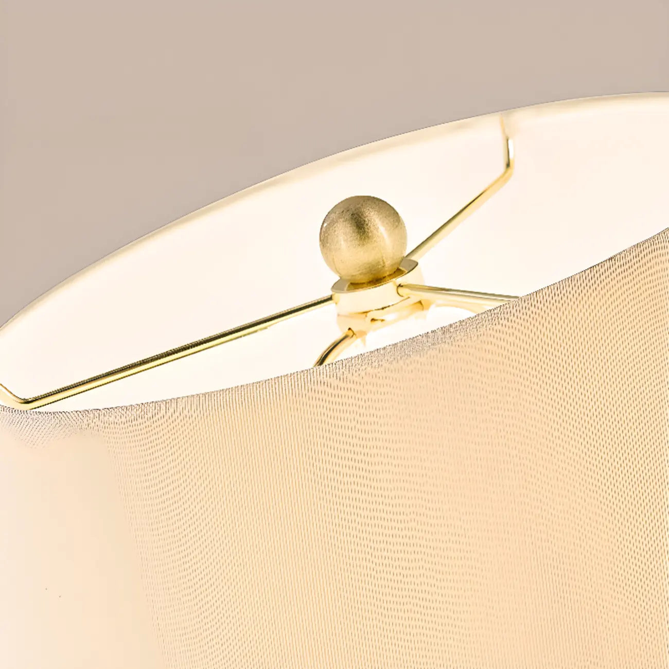 Lampe de table élégante en céramique avec abat-jour en tissu géométrique