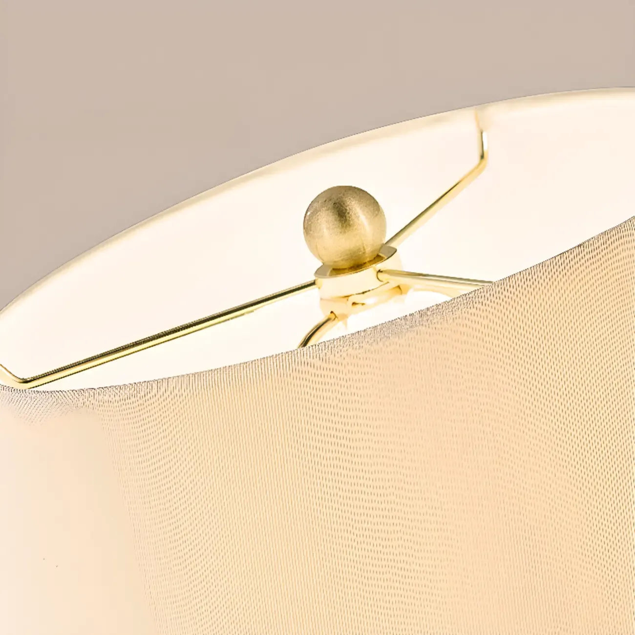 Lampe de table élégante en céramique avec abat-jour en tissu géométrique