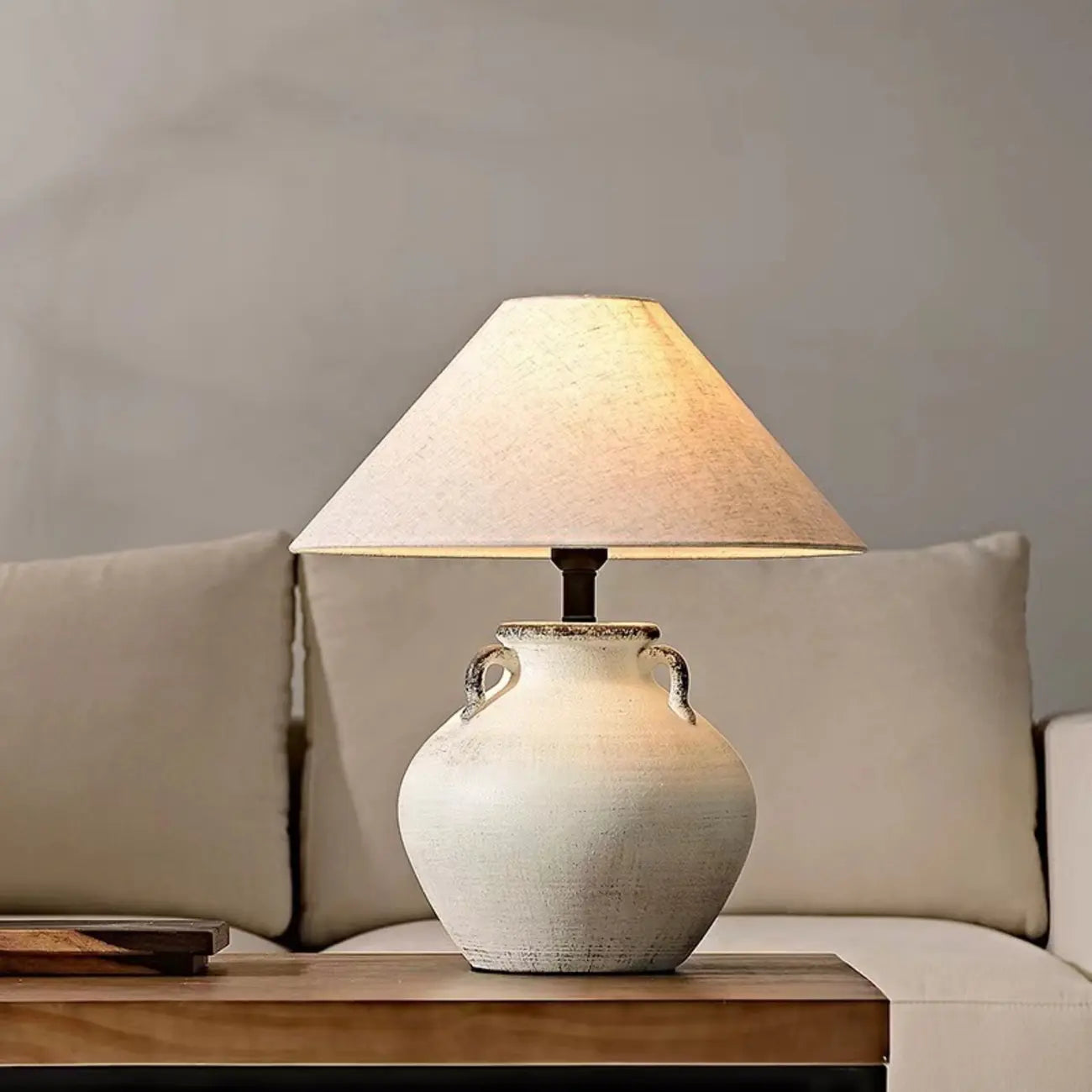 Lampe de table en céramique avec abat-jour conique en tissu, compatible LED