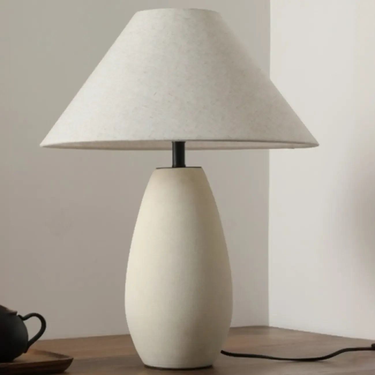 Lampe de table élégante en céramique avec abat-jour en tissu