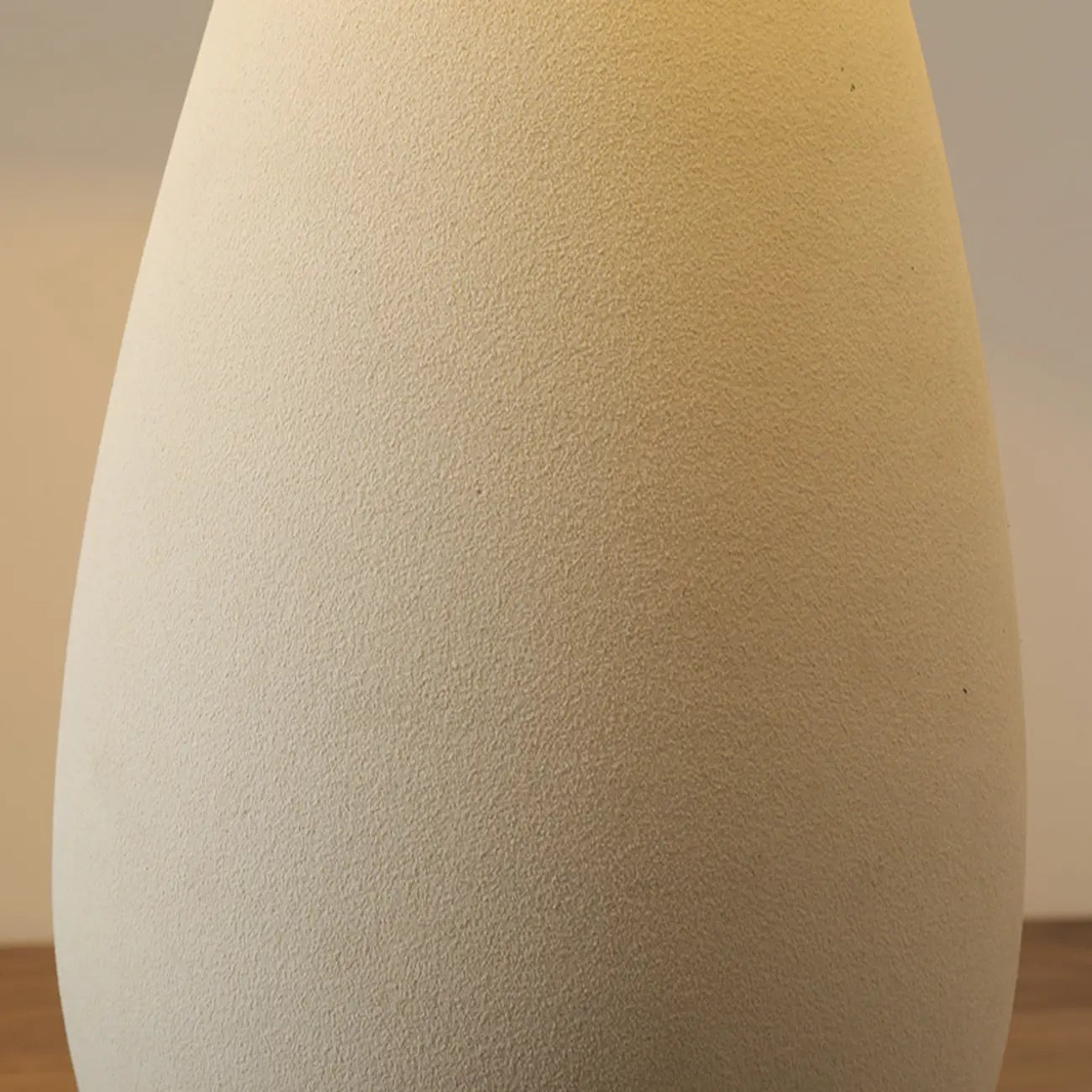 Lampe de table élégante en céramique avec abat-jour en tissu