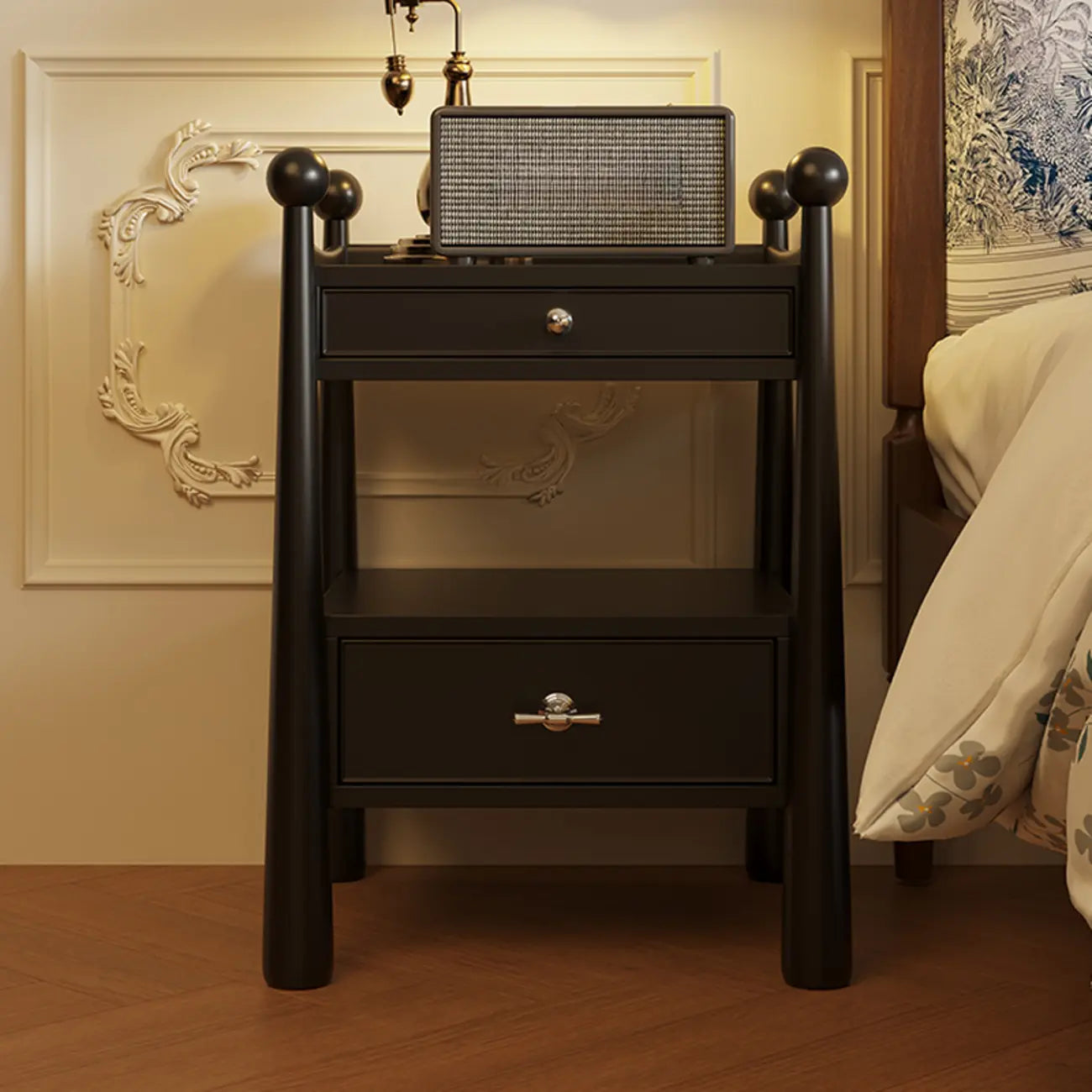 Table de chevet étroite en bois de style moderne du milieu du siècle avec 2 tiroirs