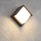 Applique murale extérieure moderne carrée en métal noir à LED
