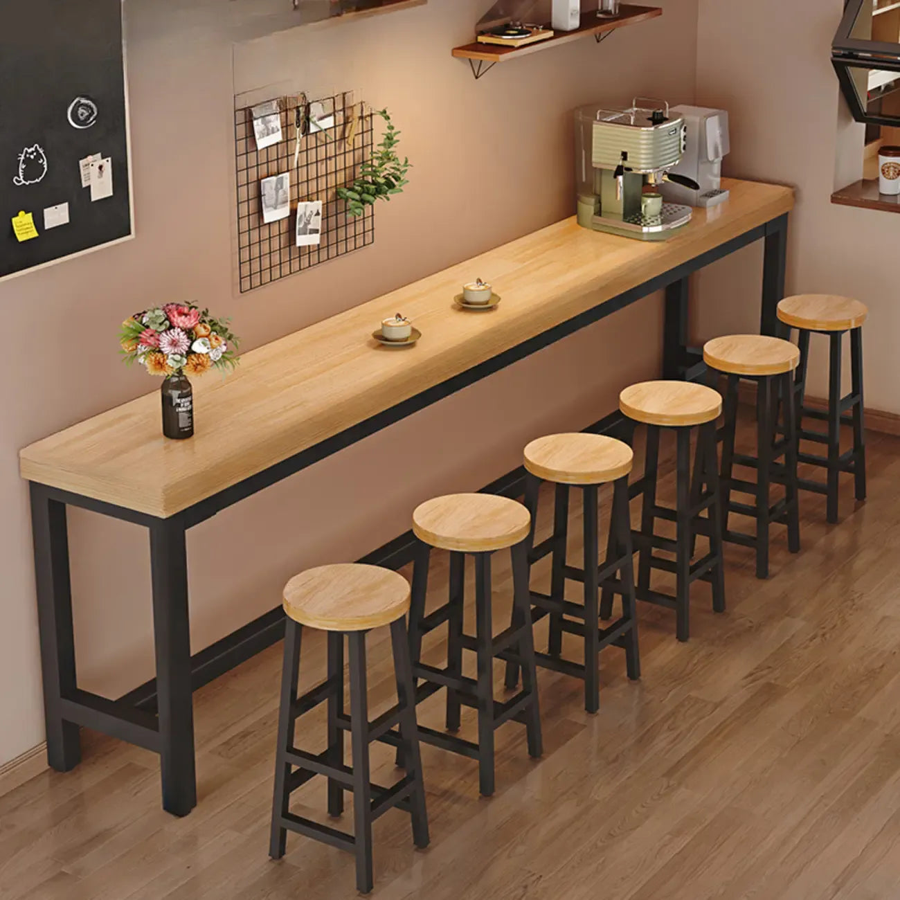 Table de bar industrielle en bois brun avec repose-pieds pour pub à domicile