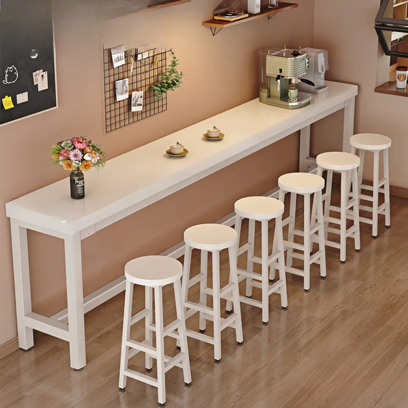 Table de bar industrielle en bois brun avec repose-pieds pour pub à domicile