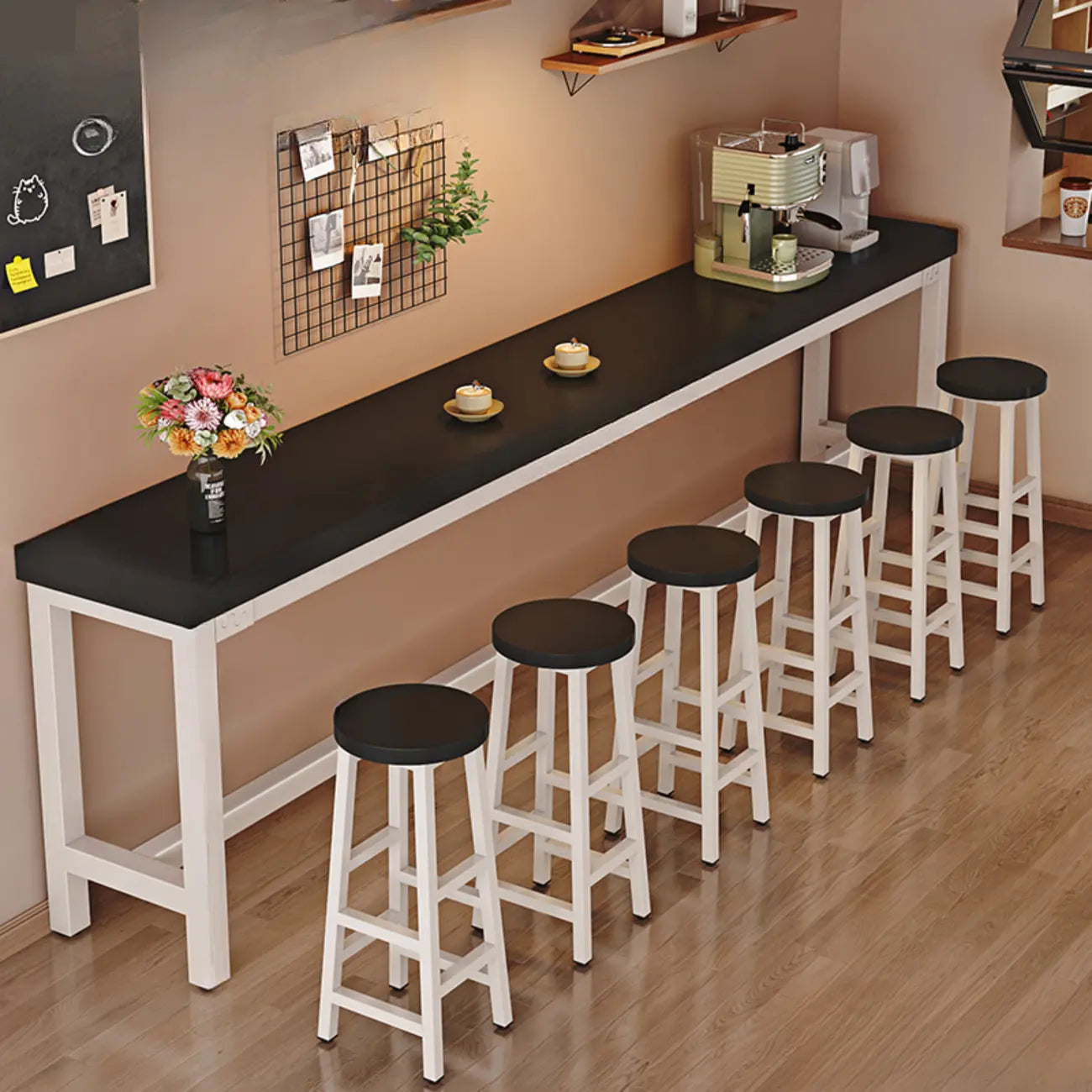 Table de bar industrielle en bois brun avec repose-pieds pour pub à domicile